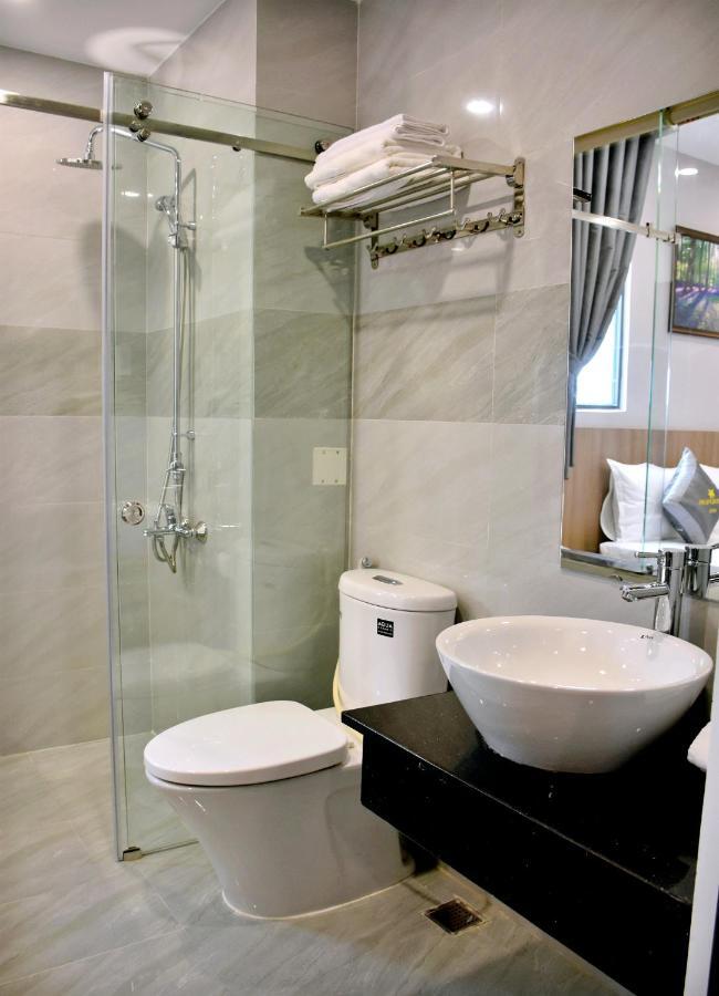 Royal Palms Hotel Туй Хоа Екстериор снимка