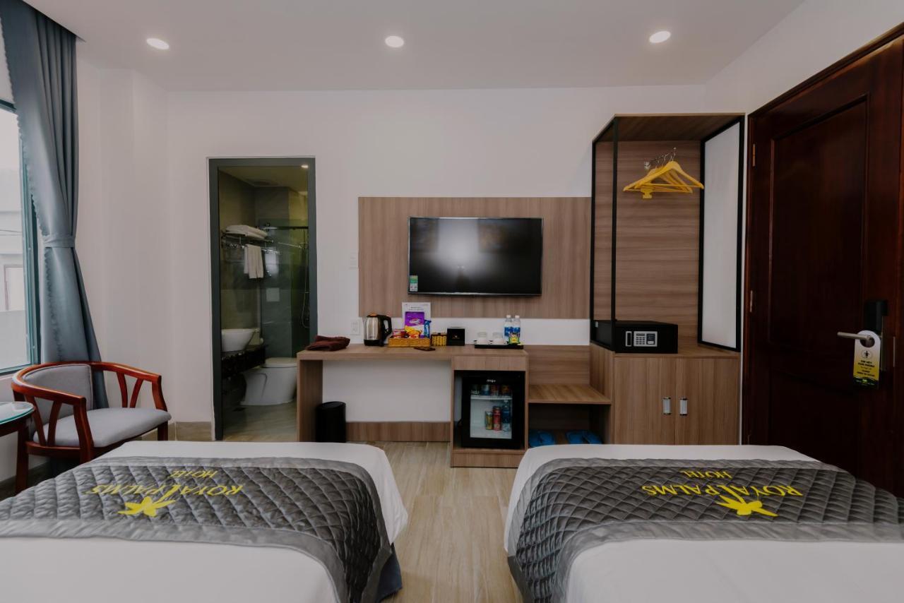 Royal Palms Hotel Туй Хоа Екстериор снимка